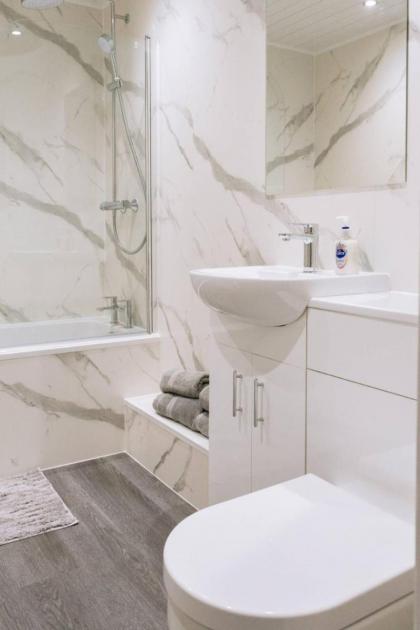 Snug & Serene 2BD Flat - Roseburn - image 23