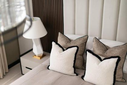 Luxury West End Oasis - Lux Spa Bath - Romantic - image 10