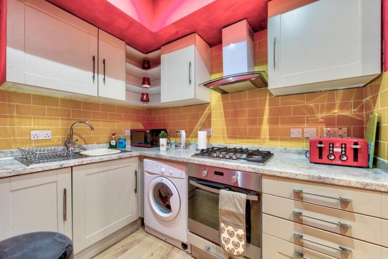 Edinburgh Central Ground Floor ApartHotel - main image