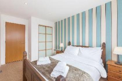 Stylish Penthouse Suite - image 13